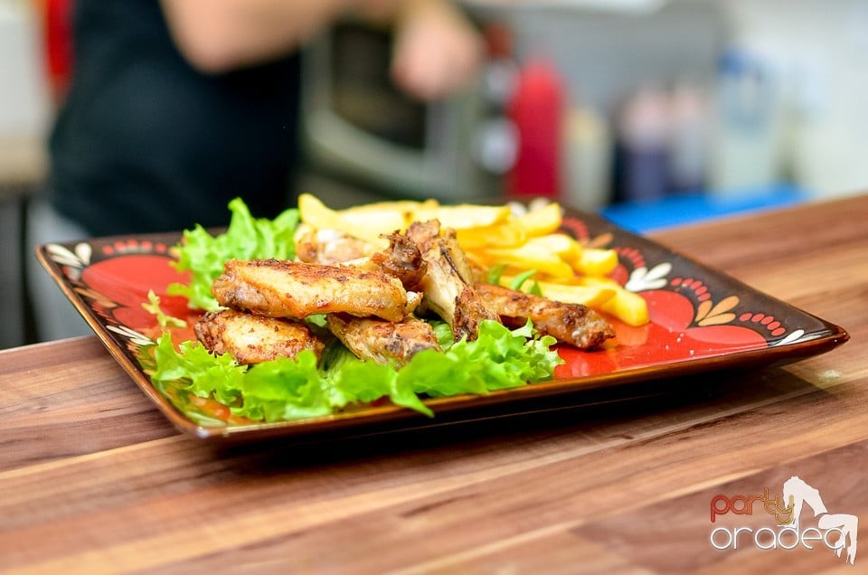 1 an cu Fabrica de Bere Retro Bistro,