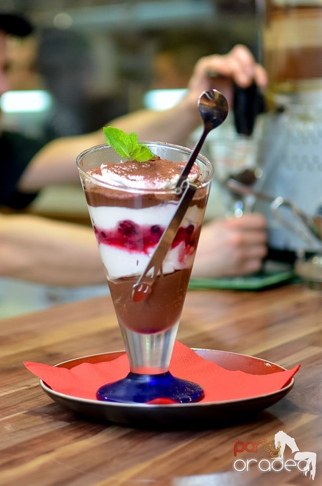 1 an cu Fabrica de Bere Retro Bistro,