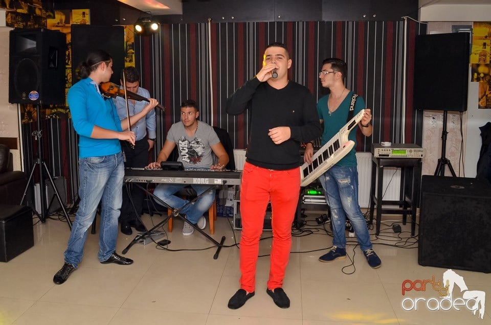 100% Show în L'Amore Caffe Club,