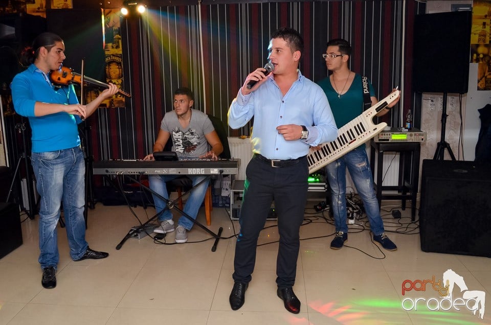 100% Show în L'Amore Caffe Club,