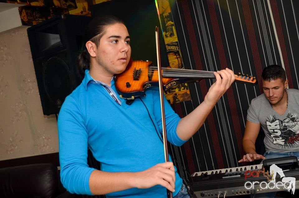 100% Show în L'Amore Caffe Club,