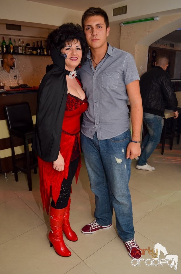 100% Show în L'Amore Caffe Club,
