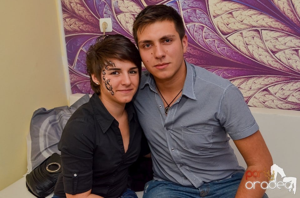 100% Show în L'Amore Caffe Club,