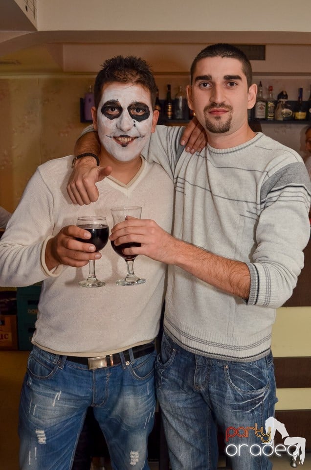100% Show în L'Amore Caffe Club,