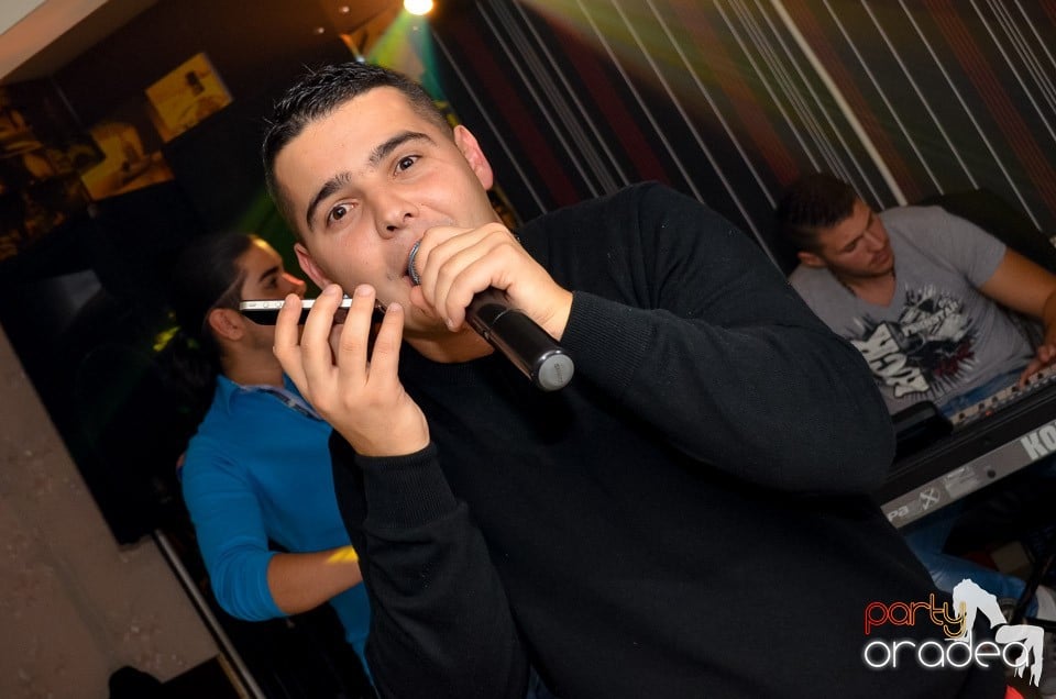 100% Show în L'Amore Caffe Club,