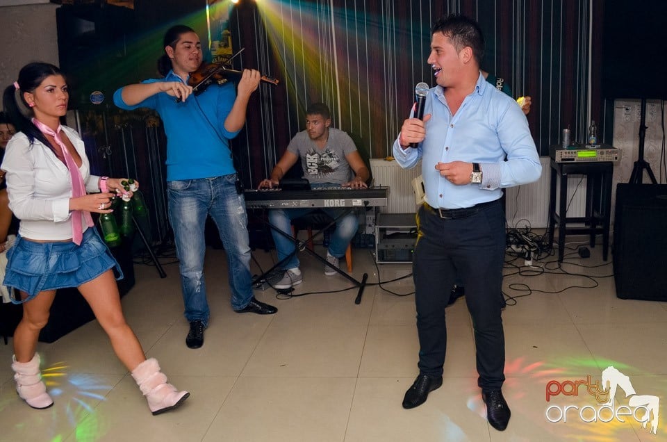 100% Show în L'Amore Caffe Club,