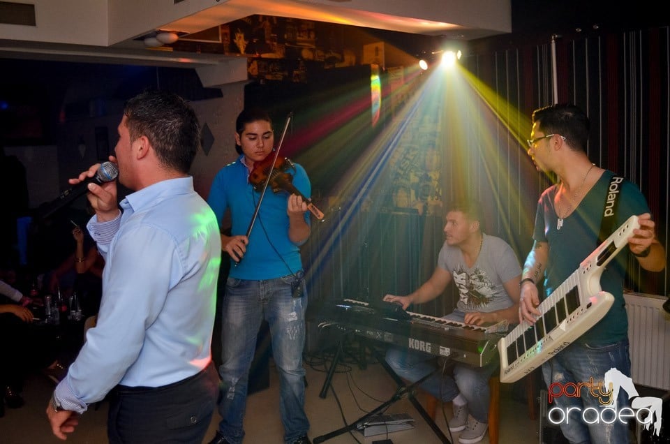 100% Show în L'Amore Caffe Club,