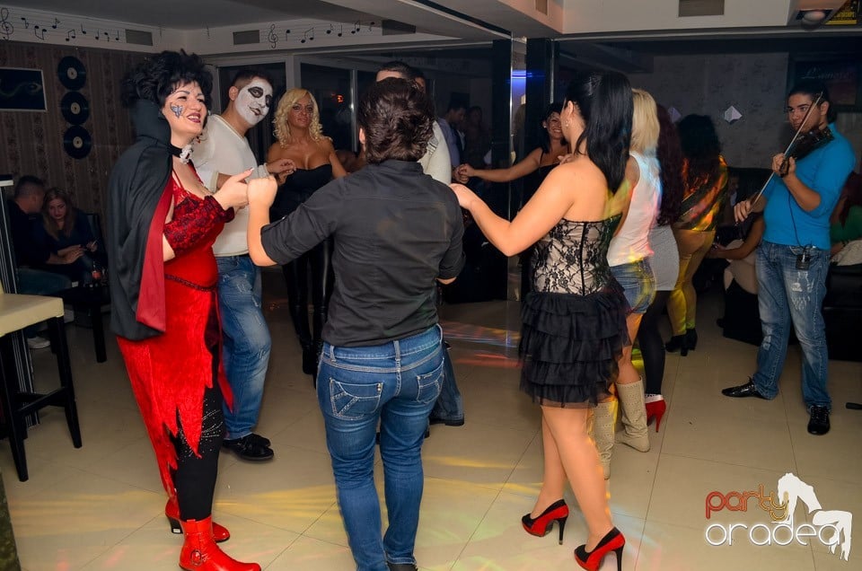 100% Show în L'Amore Caffe Club,
