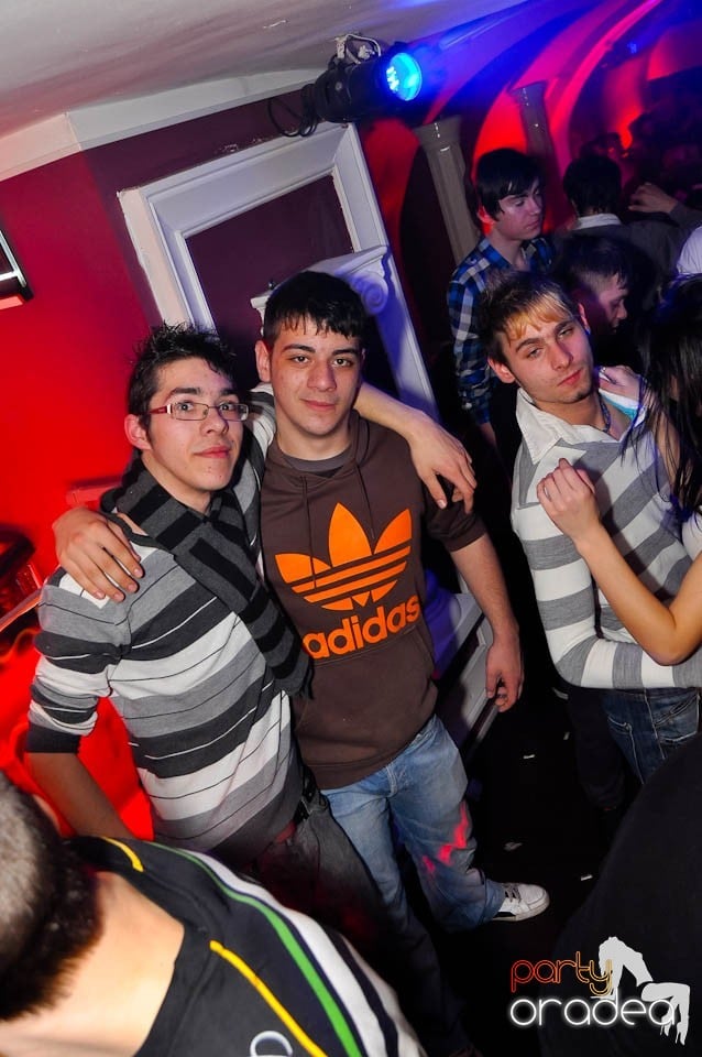 3 Style Night Party în Club Atti's, 