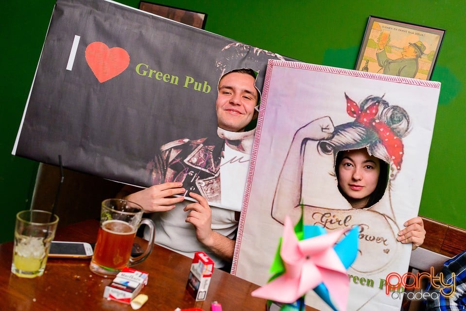 8 March Pin-up Party, Green Pub