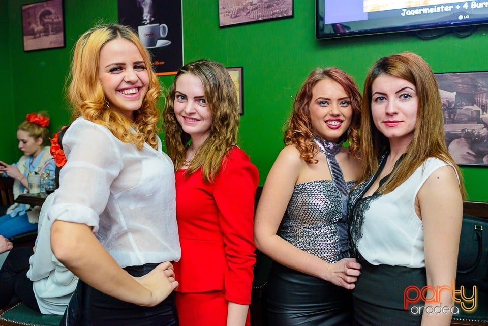8 March Pin-up Party, Green Pub