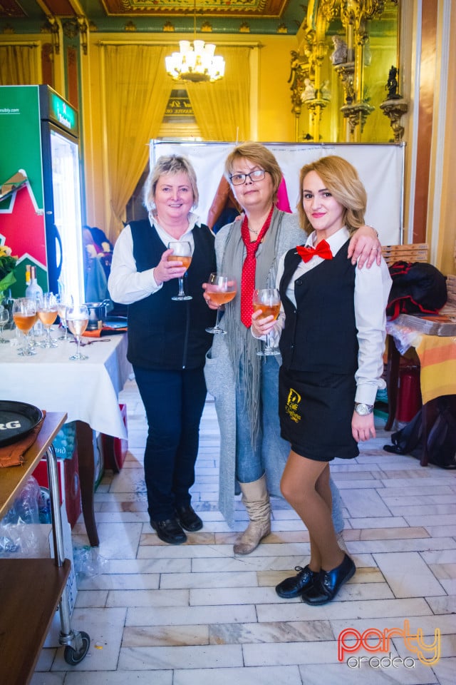 8 Martie la Butoiul de Aur, Butoiul de Aur