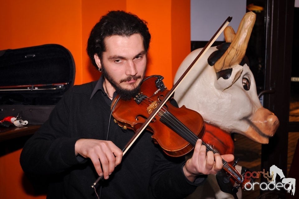 8 martie show în Lactobar,