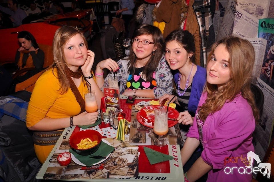 8 martie show în Lactobar,