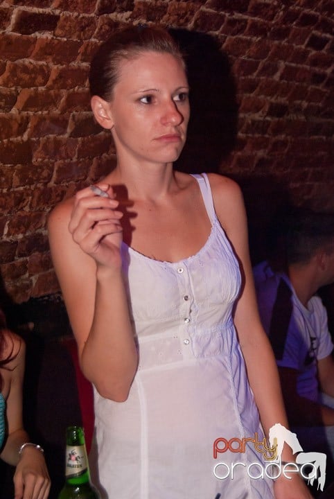 Adunare generală în Club Escape, 