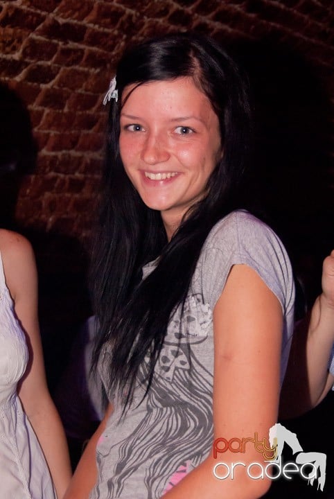 Adunare generală în Club Escape, 