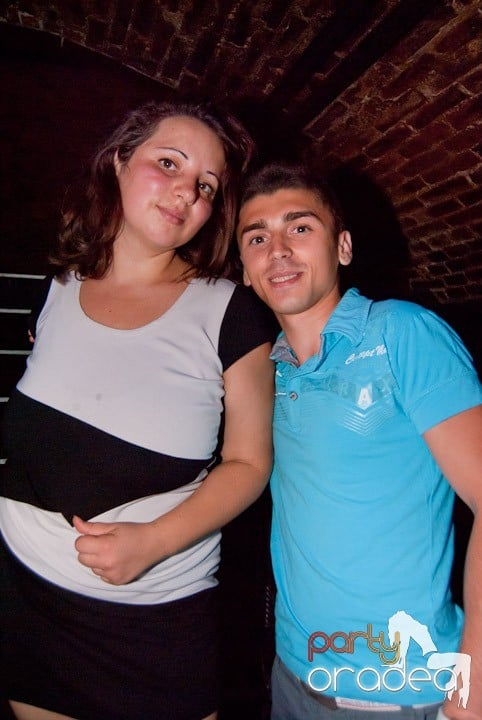 Adunare generală în Club Escape, 