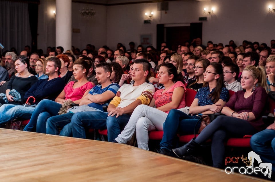 Akciós medve: Szomszédnéni és Felméri Péter estje, Filarmonica de Stat Oradea