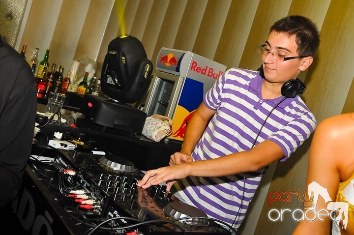 Amadeea @ Kadó Cafe, 