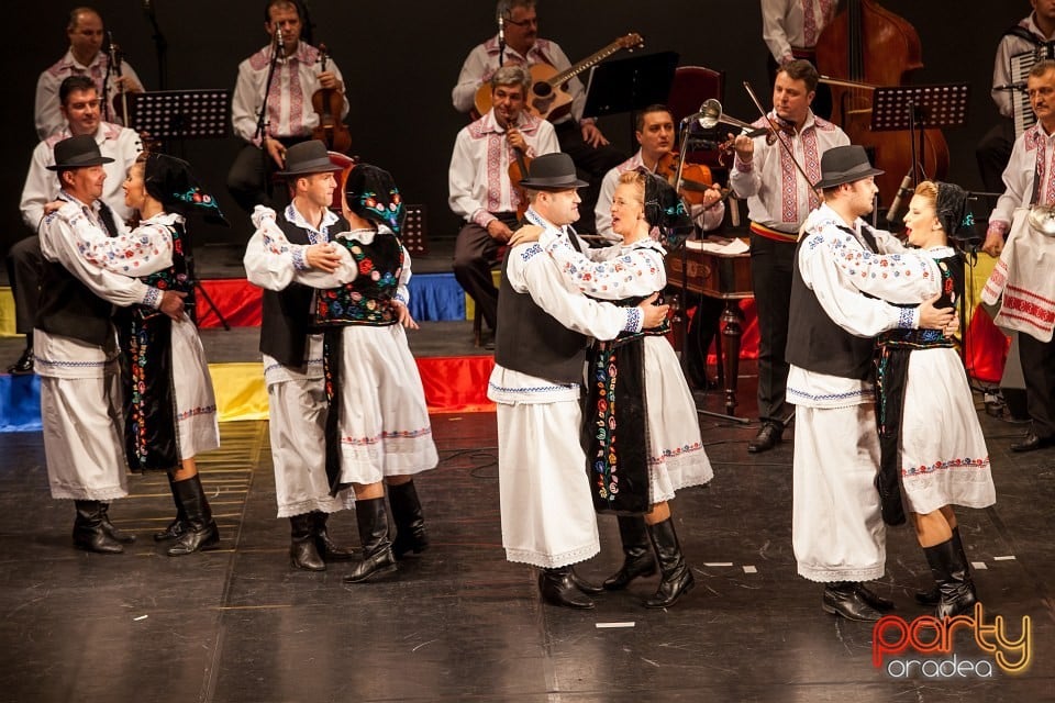 Ansamblul Crişana, Teatrul Regina Maria