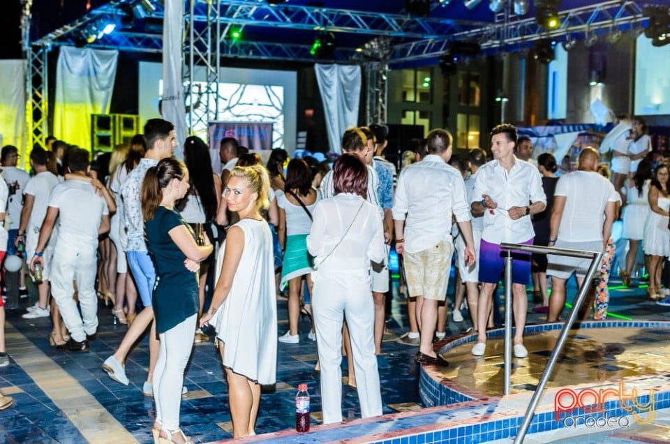 Aqua President Pool Party Sensation in White, Aqua Park President