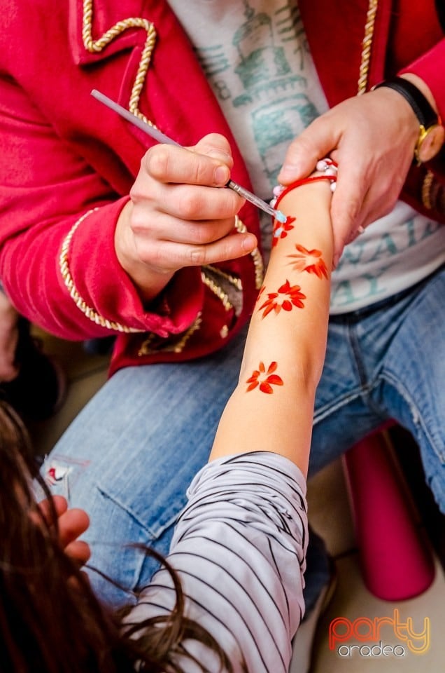 Atelier de confecţionat zâmbete şi mărţişoare, Lotus Center