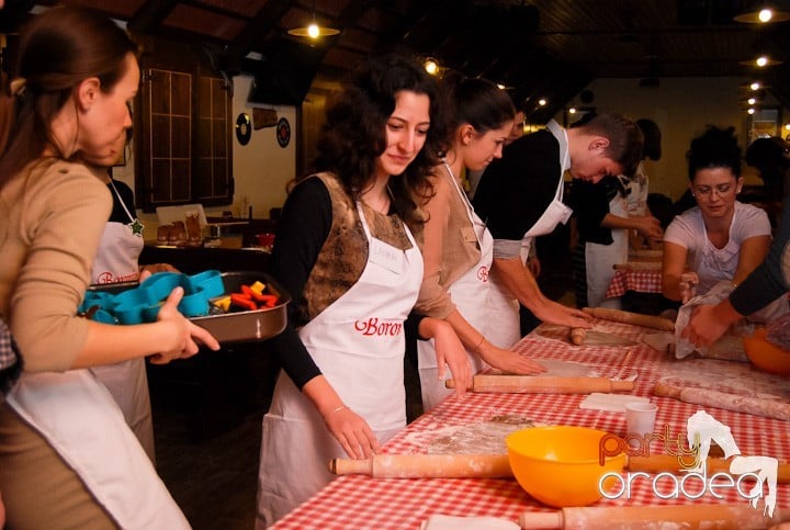 Atelier de turtă dulce în Queen's, Queen's Music Pub