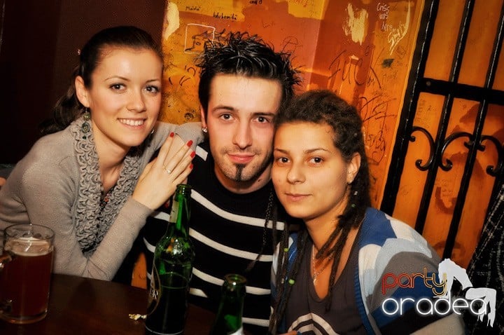 Atmosferă de party în Lord's Pub, Lord's Pub