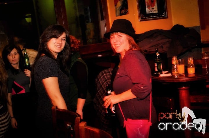 Atmosferă de party în Lord's Pub, Lord's Pub