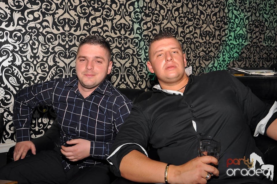 Atmosferă incendiară în Club Life, 