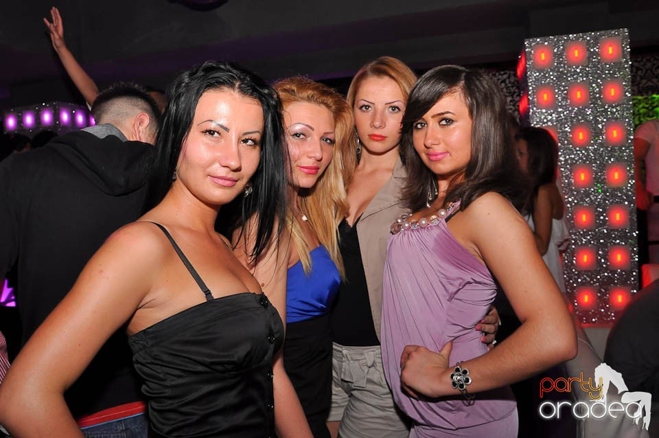 Atmosferă incendiară în Club Life, 