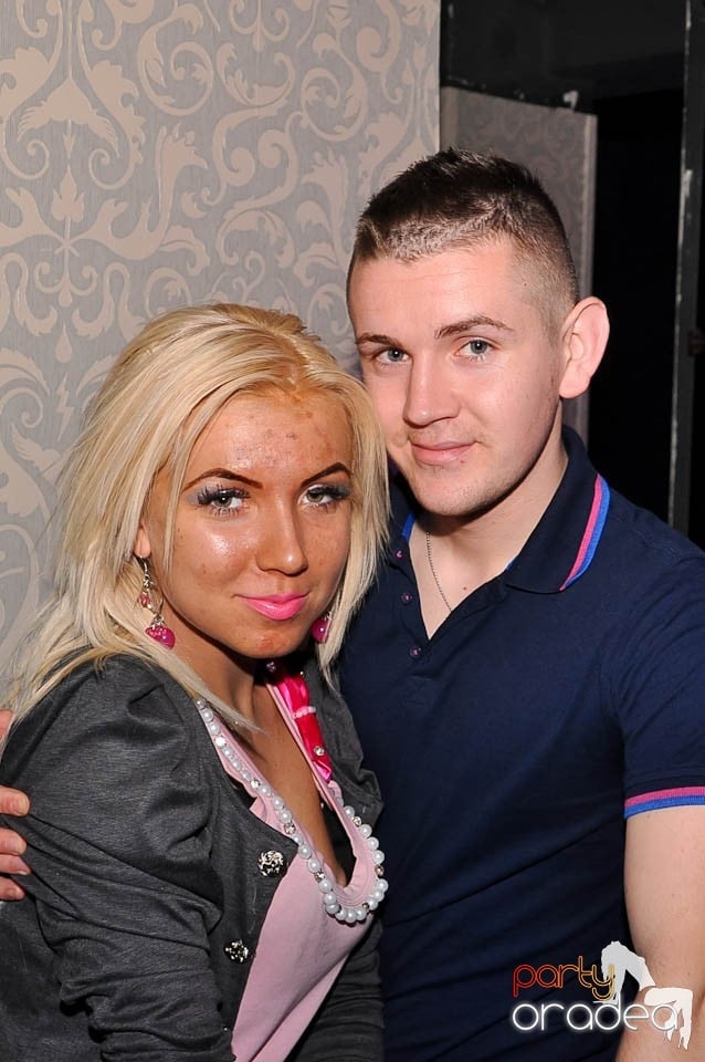 Atmosferă incendiară în Club Life, 