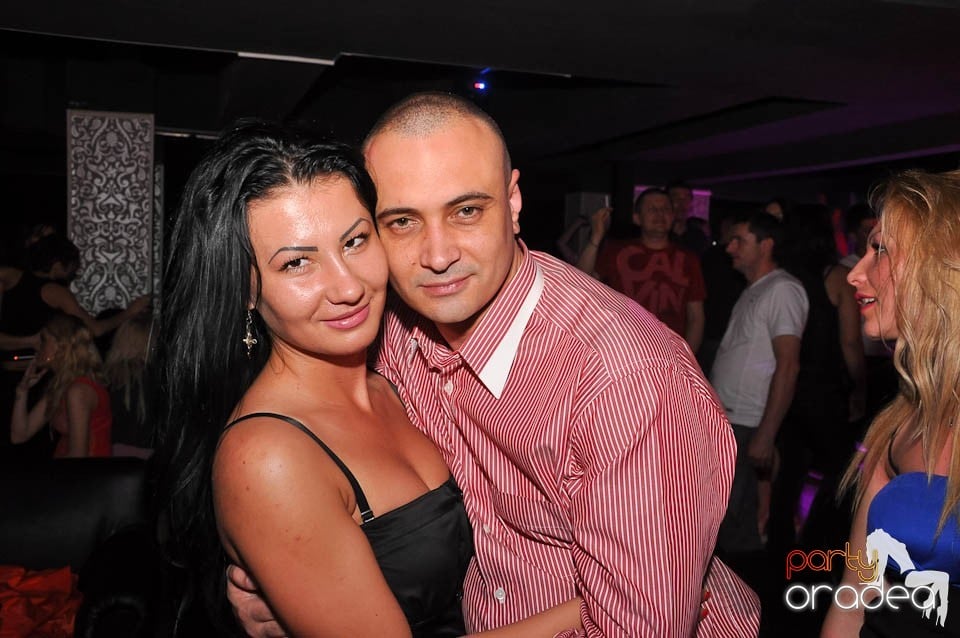 Atmosferă incendiară în Club Life, 