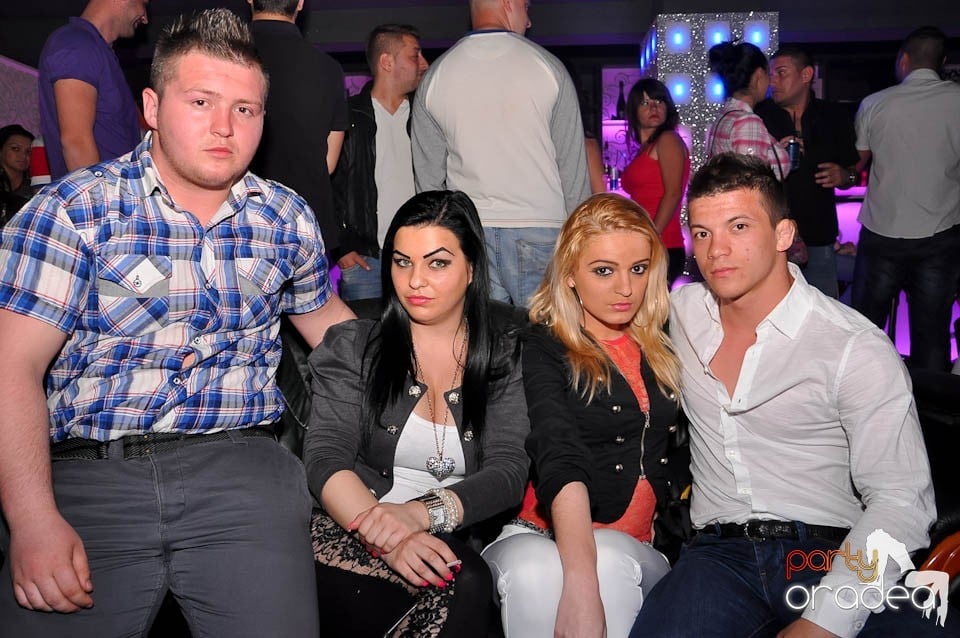 Atmosferă incendiară în Club Life, 