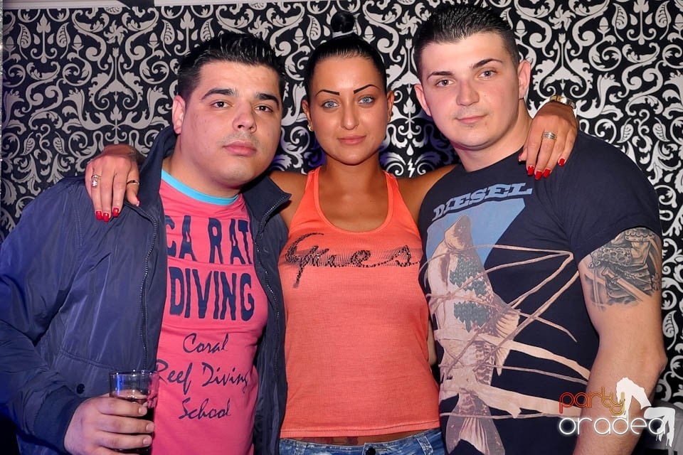 Atmosferă incendiară în Club Life, 