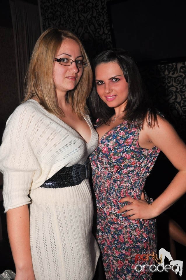 Atmosferă incendiară în Club Life, 