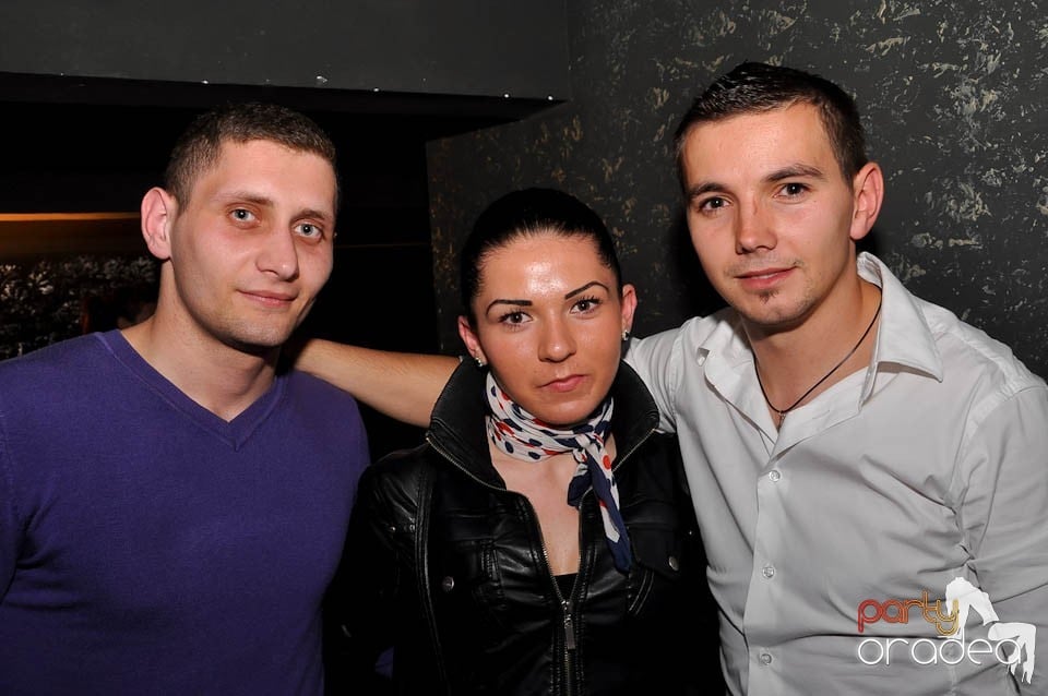 Atmosferă incendiară în Club Life, 