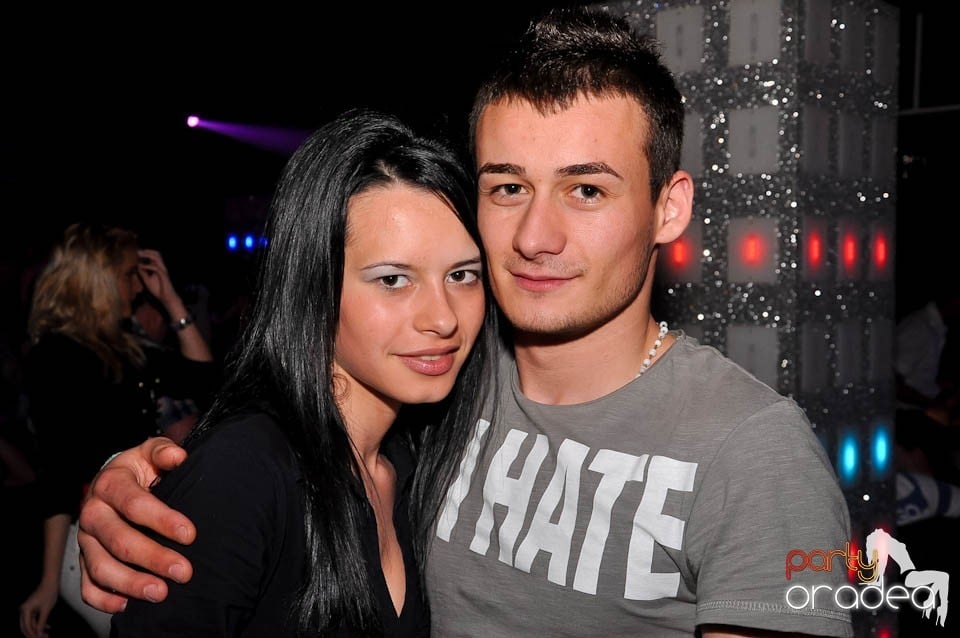 Atmosferă incendiară în Club Life, 