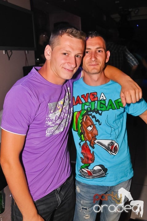 Atmosferă incendiară în Club Rio, 