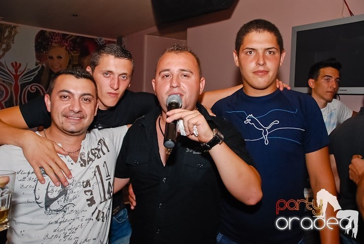 Atmosferă incendiară în Club Rio, 