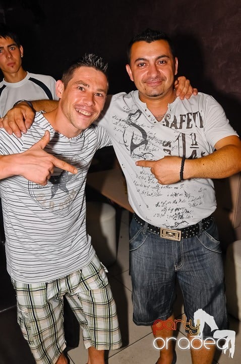 Atmosferă incendiară în Club Rio, 