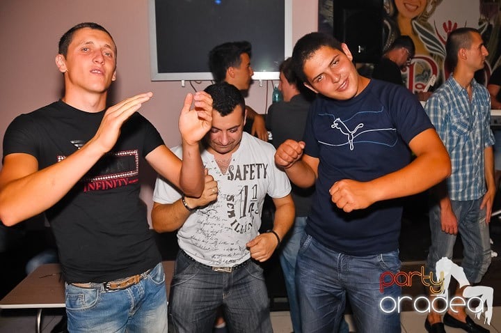 Atmosferă incendiară în Club Rio, 