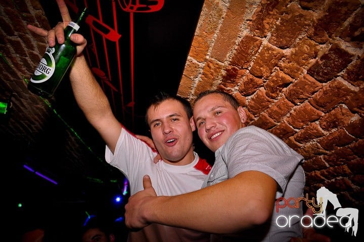 Atmosferă incendiară în Escape, 