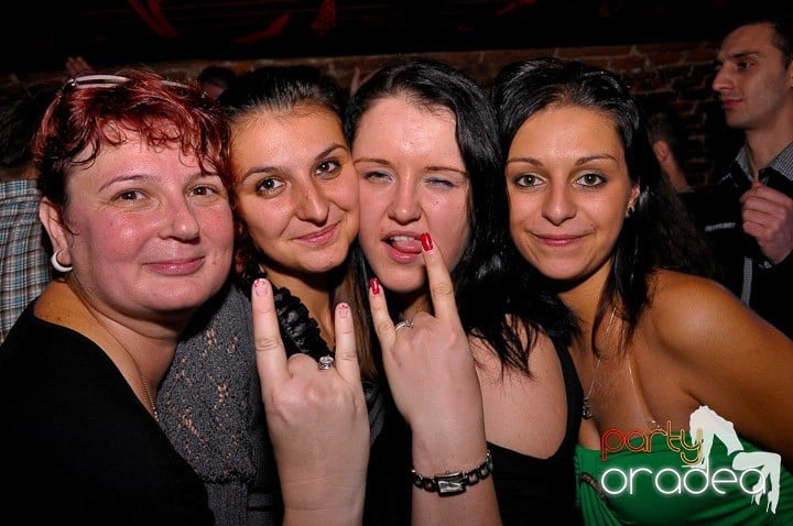 Atmosferă incendiară în Escape, 