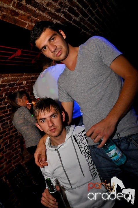 Atmosferă incendiară în Escape, 