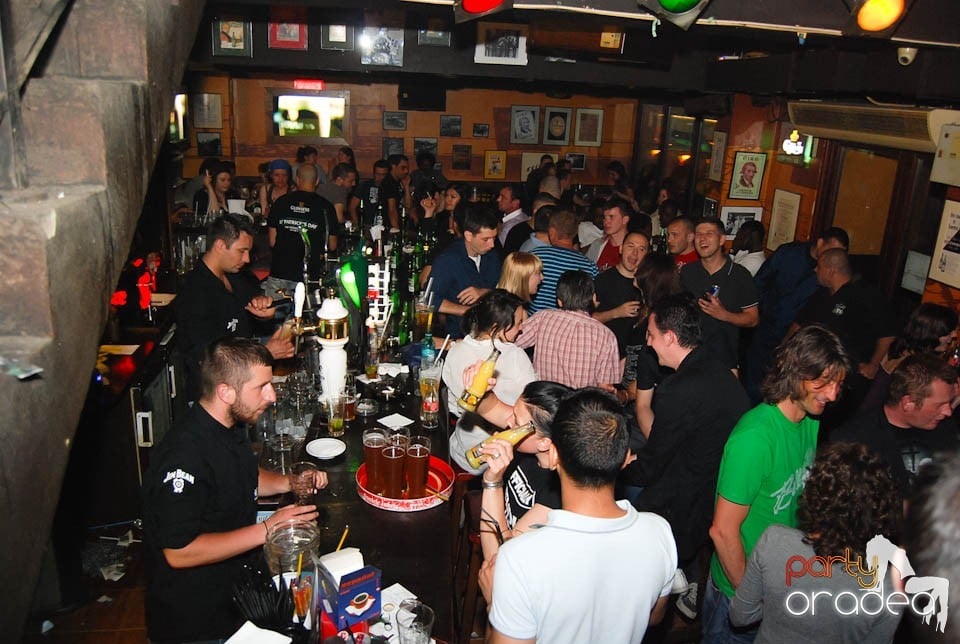 Atmosferă incendiară în Lord's, Lord's Pub