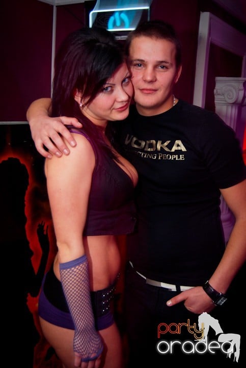 Atmosferă încinsă în Club Atti's, 