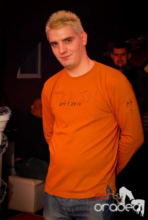 Atmosferă încinsă în Club Atti's, 