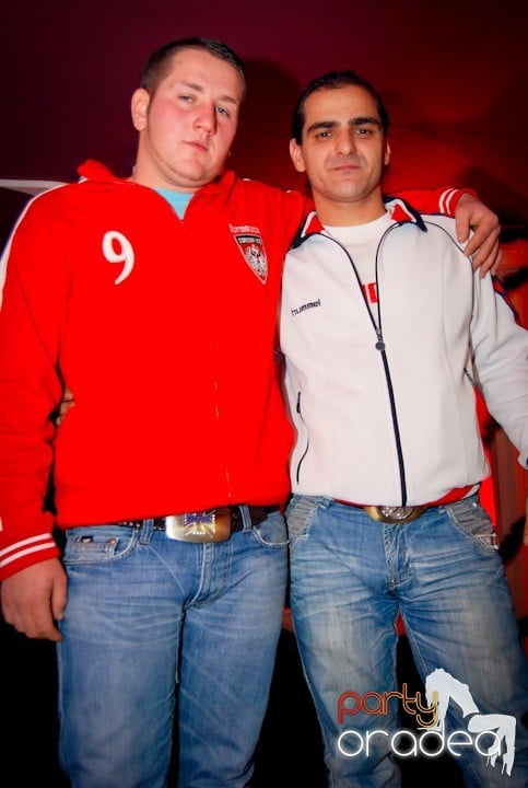 Atmosferă încinsă în Club Atti's, 