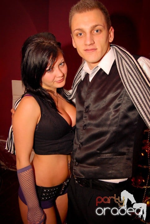 Atmosferă încinsă în Club Atti's, 